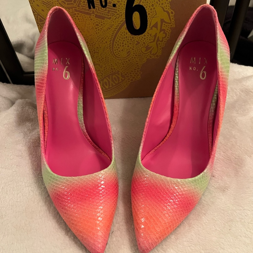 Shoes - Picture 3 of 6